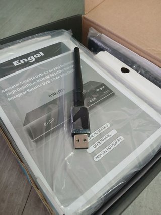 Receptor satélite - Engel RS8100Y, HD