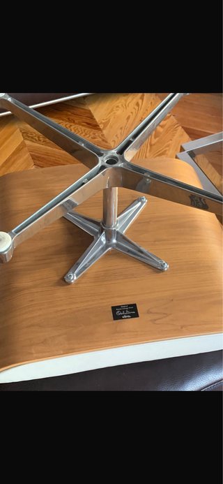 Lounge chair Eames original. En Madrid