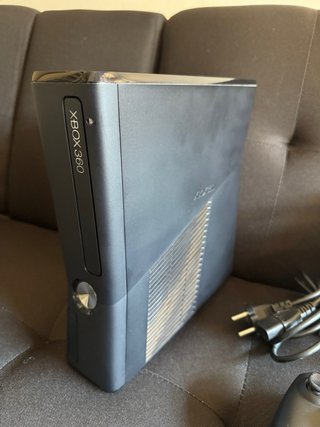Xbox 360 S Negra Completa