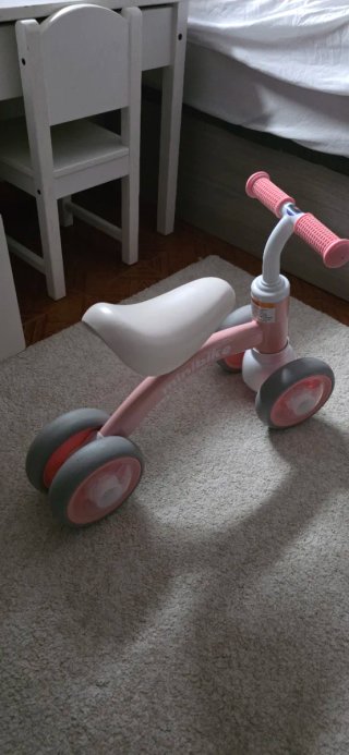 Bicicleta bebé 4 ruedas rosa
