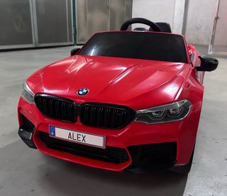 Coche eléctrico infantil BMW rojo