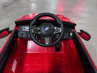 Coche eléctrico infantil BMW rojo