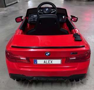 Coche eléctrico infantil BMW rojo