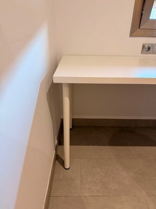Mesa escritorio blanca patas metálicas
