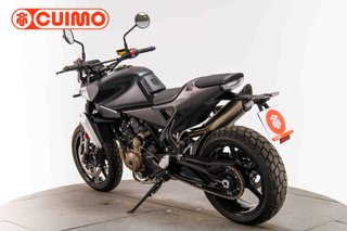 HUSQVARNA SVARTPILEN 801