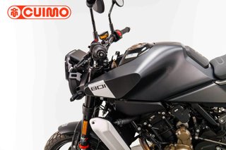 HUSQVARNA SVARTPILEN 801