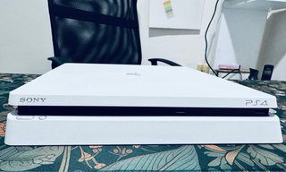 PS4 Slim Blanca con Juegos