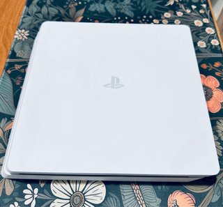 PS4 Slim Blanca con Juegos