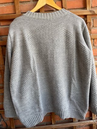 Jersey gris tejido trenzado