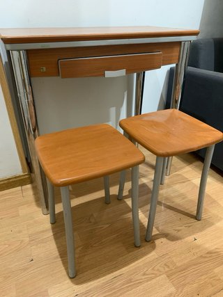 Mesa plegable con 2 sillas 80 de largo 42 de anch