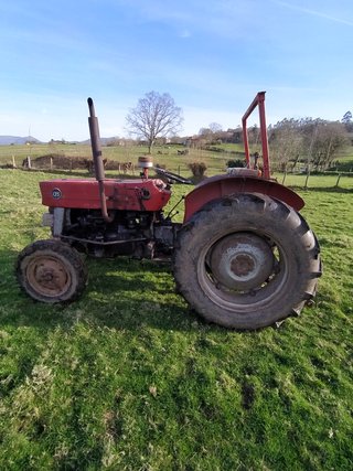 Tractor Massey Ferguson 135 Antiguo