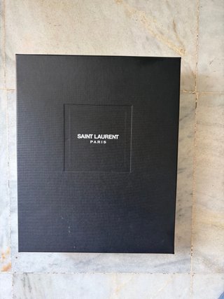 Bolso Clutch YSL Negro Brillante Dorado