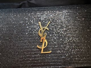 Bolso Clutch YSL Negro Brillante Dorado