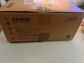 Epson EB-X05 Proyector - 480h de uso Caja y mando
