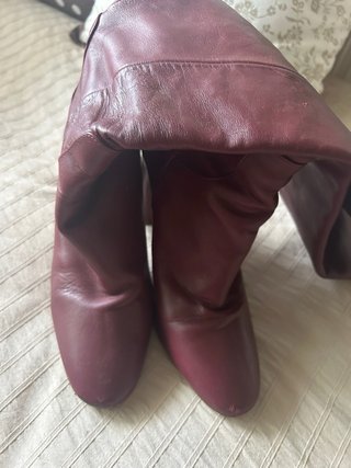 Botas de piel Burdeos Zara