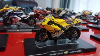 Colección de motos V.Rossi con sus libros. Son 36u
