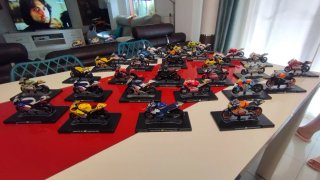 Colección de motos V.Rossi con sus libros. Son 36u