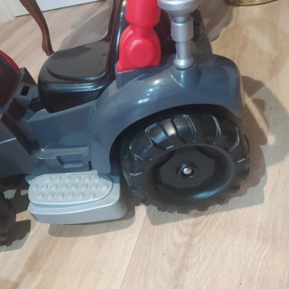 Trattore per bambini, in perfette condizioni.