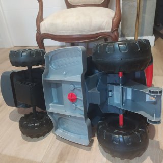 Trattore per bambini, in perfette condizioni.