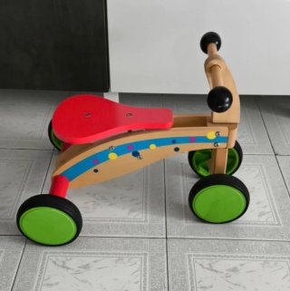 Correpasillos de madera