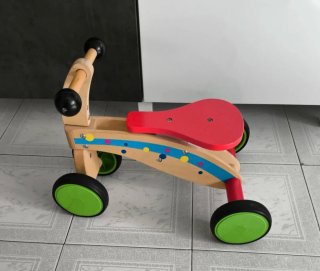 Correpasillos de madera