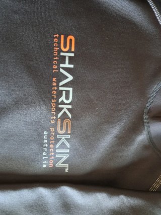 Sharkskin manga larga hombre XL