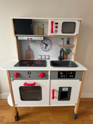 Cocinita de juguete de madera