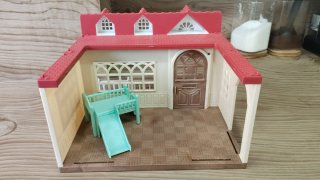 Casa Sylvanian Families, con familia de conejitos