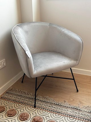 Sillón Banak gris claro terciopelo a estrenar