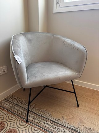 Sillón Banak gris claro terciopelo a estrenar