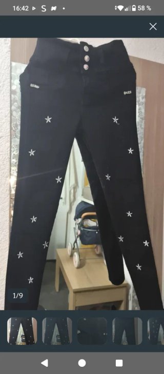 Pantalones negros con estrellas