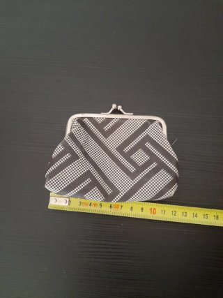 Monedero señora estampado geométrico