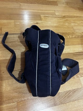 Mochila bebé BabyBjörn con funda