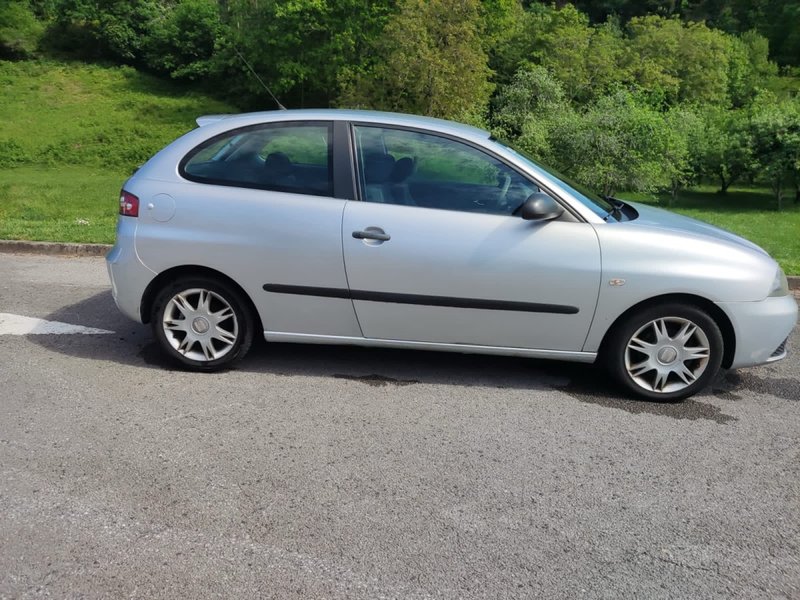 SEAT Ibiza 2006 - foto 1