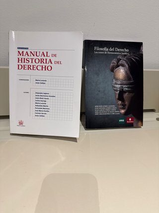Lote 2 libros Historia+ Filosofía del Derecho