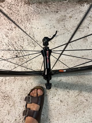 Rueda Delantera Bontrager Aeolus 7 TLR ARREGLAR