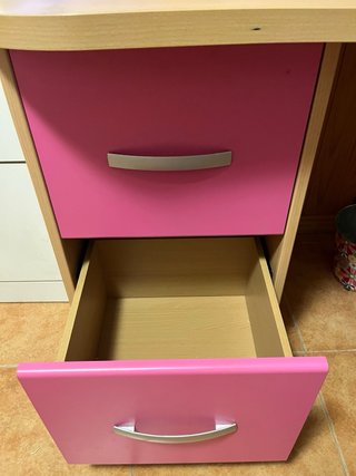 Scrivania giovanile con cassetti rosa