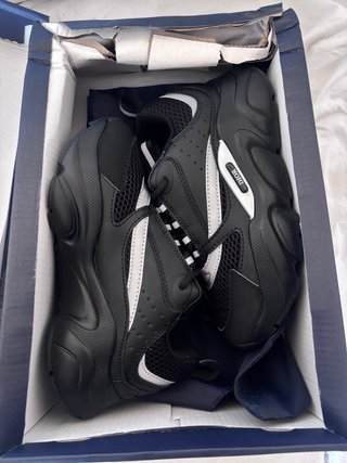 Deportivas Dior Talla 36 Negras y Blancas