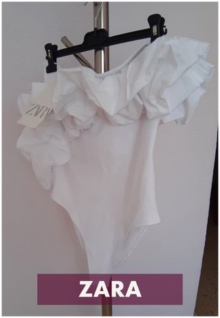 Body blanco con volantes. ZARA. Nuevo sin estrenar