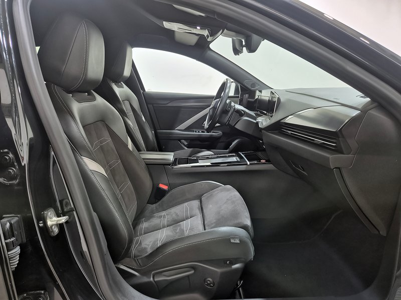 Opel Astra 2022, foto 7