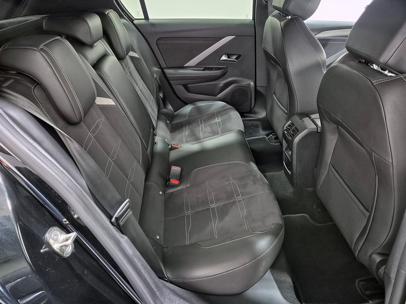 Opel Astra 2022, foto 8