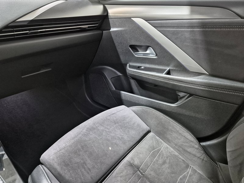 Opel Astra 2022, foto 30