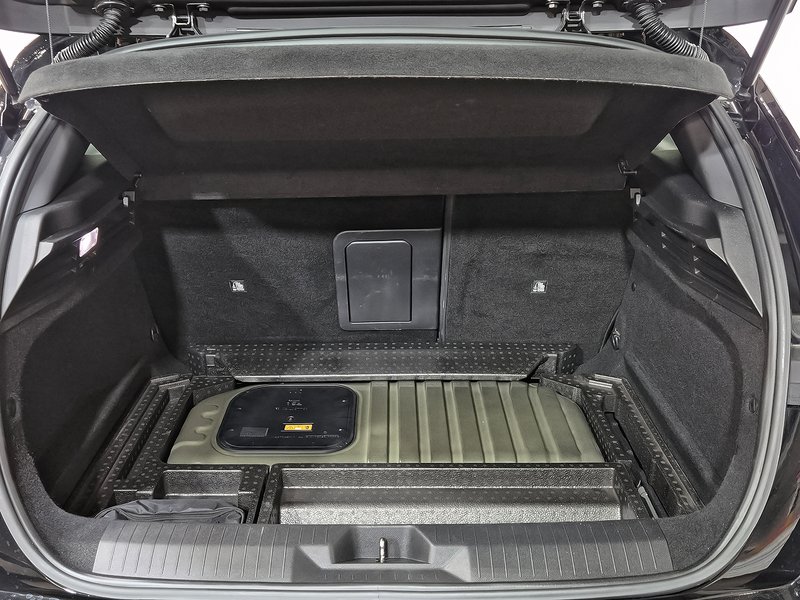 Opel Astra 2022, foto 35