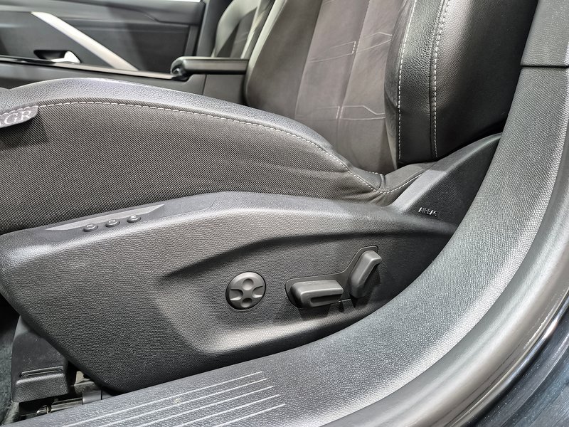 Opel Astra 2022, foto 34