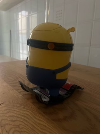 Minions porta- bevanda  con videocamera