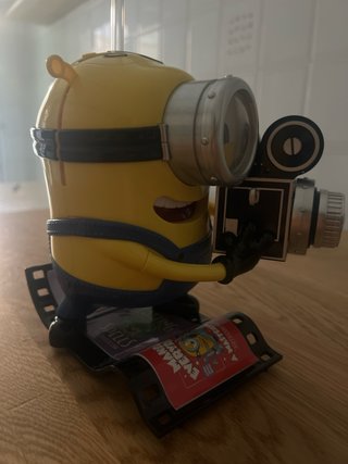 Minions porta- bevanda  con videocamera