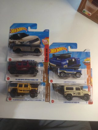 Hot Wheels Land Rover Defender 90 y Velar