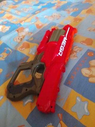 Pistola Nerf sin balas incluidas