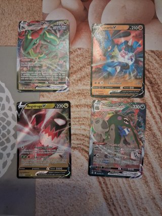 Lote 4 Cartas Pokémon V/VMAX