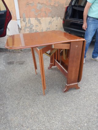 Mesa extensible de madera
